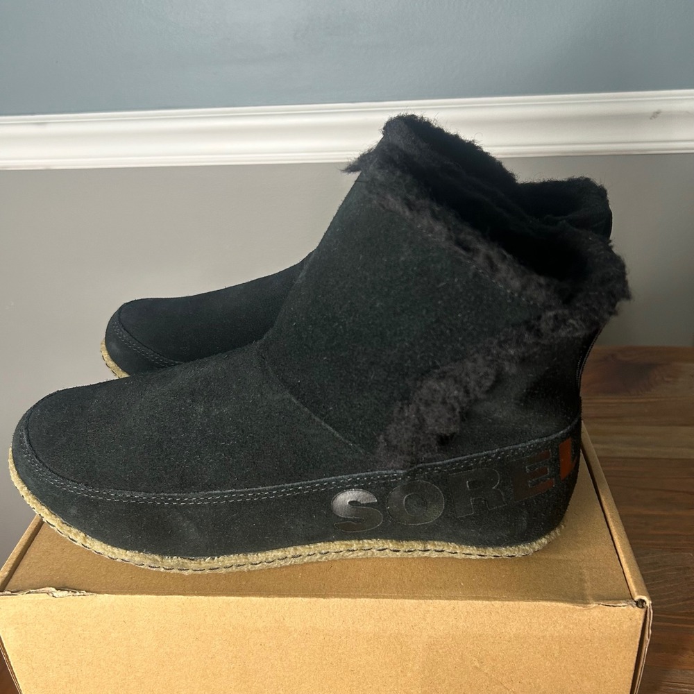 Sorel Explorer Joan Cozy Booties -‎ Black Suede, Faux Fur Trim - Women's Size 10